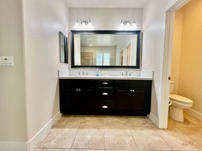 Building Photo - Application Pending! Lovely 4 bedroom 2.5 ...