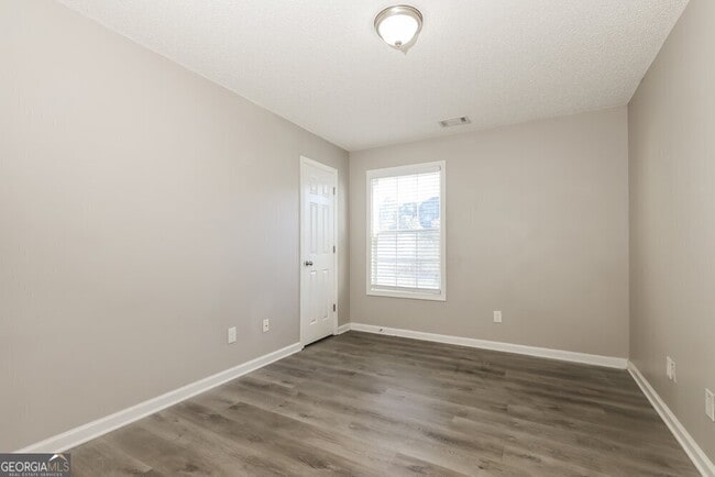 Building Photo - 1086 Maria Dr