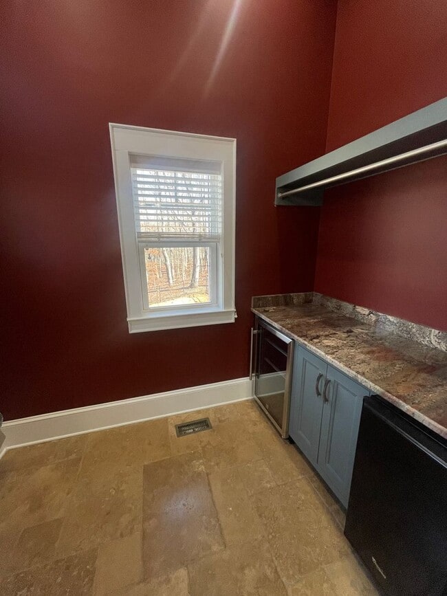 Building Photo - 4 Bedroom Soddy Daisy Rental Property with...