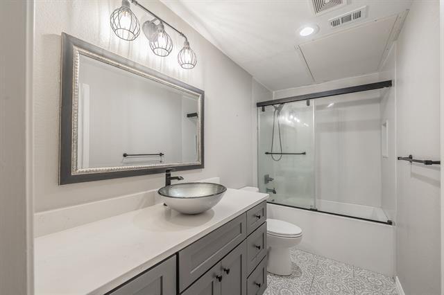 Building Photo - 4343 Bellaire Dr S