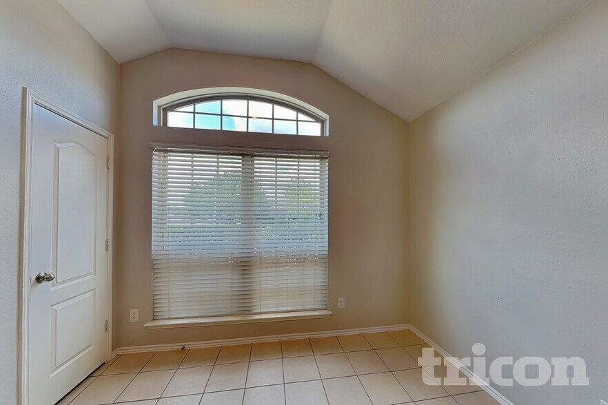 Building Photo - 304 Sardius Blvd