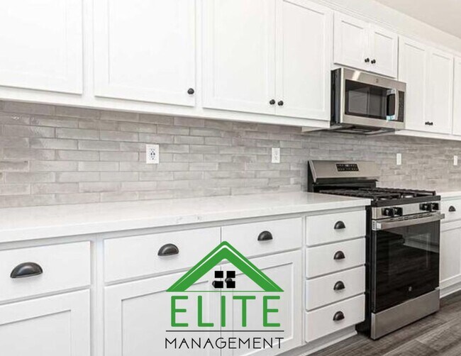 Building Photo - Exceptional Two Story Home