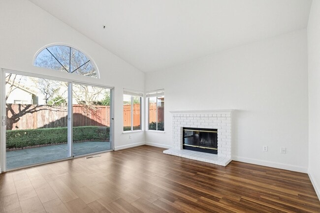 Building Photo - Desirable North Napa 3 Bed Single-Family Home