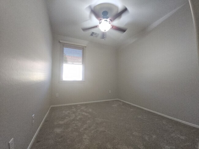 Building Photo - MOVE-IN READY HOME IN COOLEY STATION!