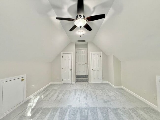 Building Photo - 9412 Springdale Dr