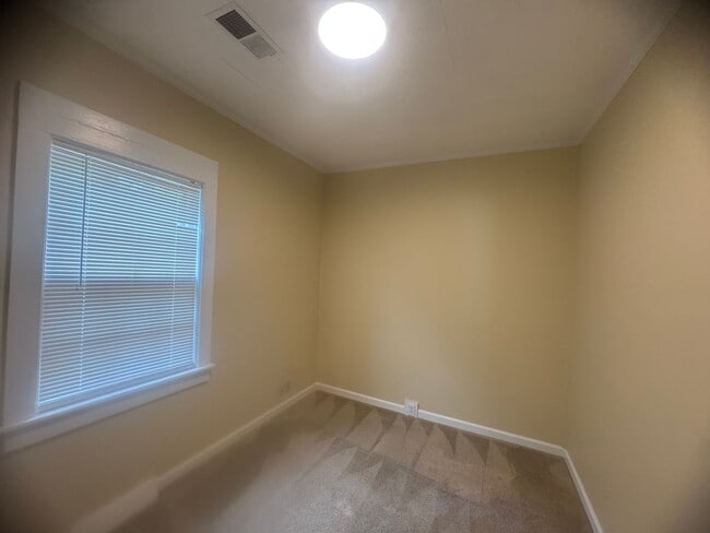 Building Photo - 916 N Brickyard Rd