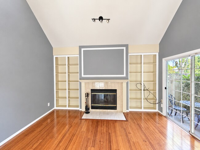 Building Photo - 760 Lake Front Dr
