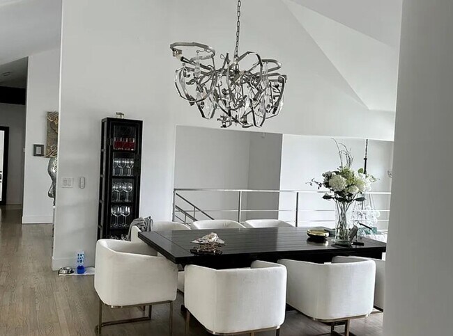 Building Photo - Azari PM-Juccuzi- half acre luxurious land...