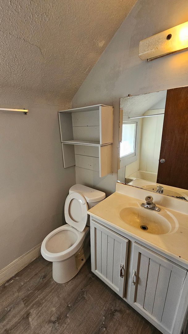 Building Photo - 118-118.5-1185 Wood St