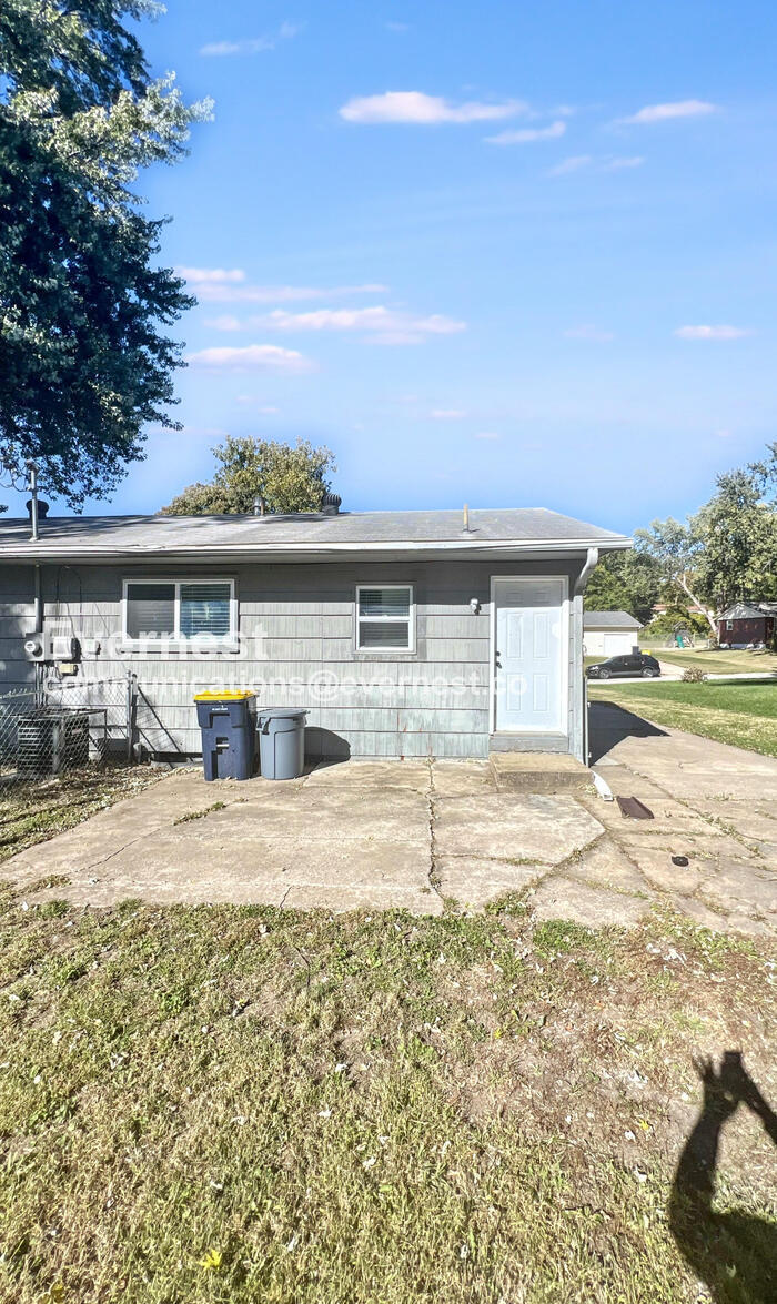 Building Photo - 11305 E 50th Terrace