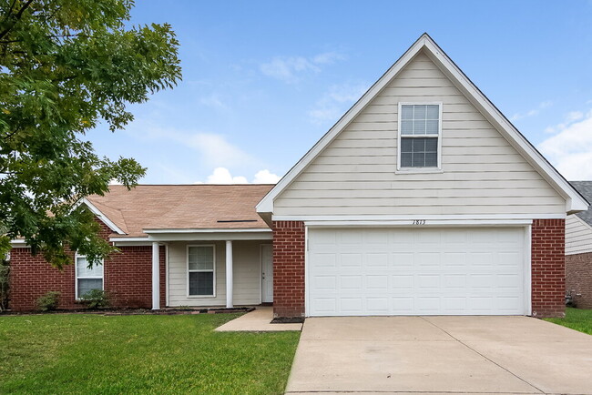 Primary Photo - 1813 Cherry Creek Dr