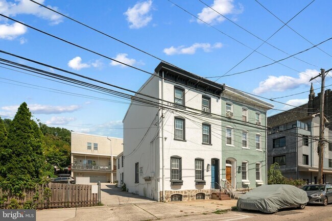 Building Photo - 3871 Terrace St