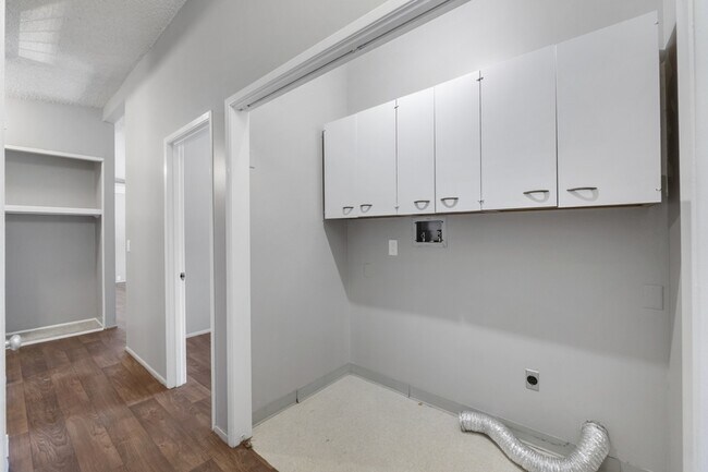 Building Photo - 12761 Lala Cove Ln SE