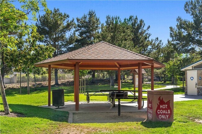 Building Photo - 1151 Summit Oak Dr