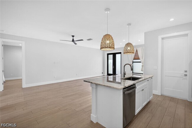 Building Photo - 1218 SW 9th Ct