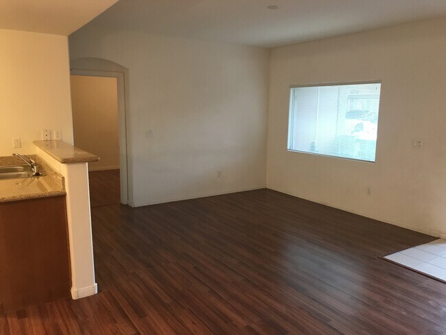 Building Photo - Condo in Nevada Trails - First Level Community Pool/Spa
