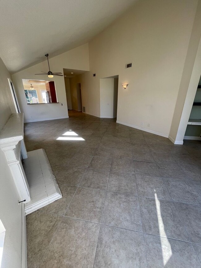 Building Photo - Spacious 2 Bed, 2 Bath House in Prestigious Coto de Caza For Rent!