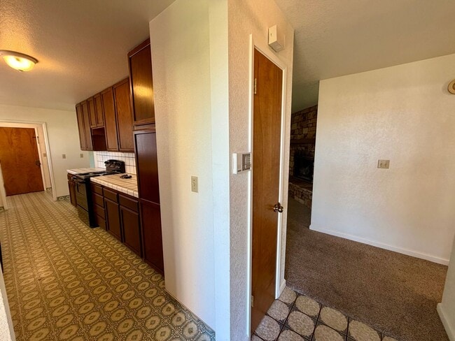 Building Photo - Lovely home in Marina available NOW!