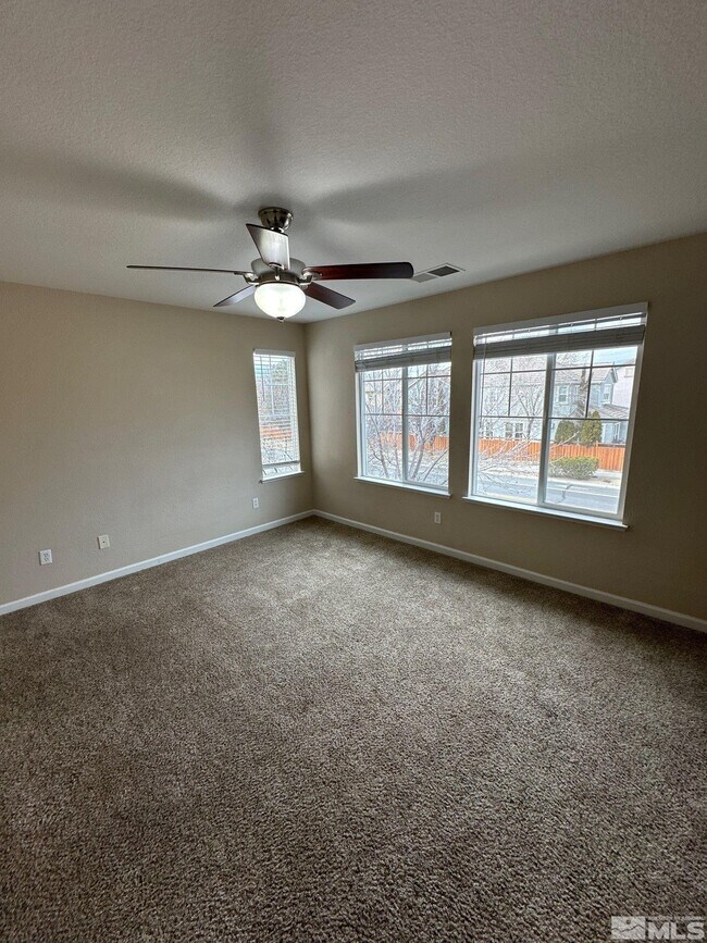 Building Photo - 3994 Dominus Dr