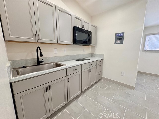 Building Photo - 4585 Hawthorne St