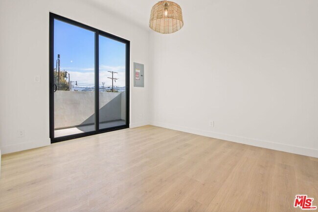 Building Photo - 2671 Benedict St