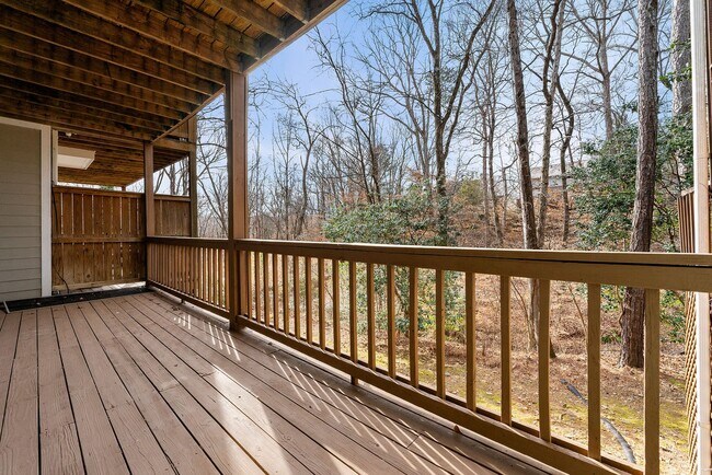 Building Photo - Rare Luxury 3-Story Townhome in Walton School District – Dual Kitchens, Double Decks & More!