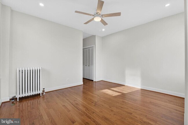 Building Photo - 515 N Columbus St