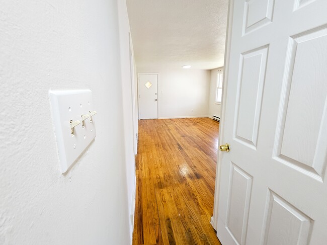 Building Photo - 10816 Highpoint Dr