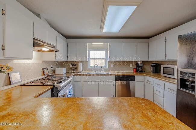 Building Photo - 5818 Hilltop Ave