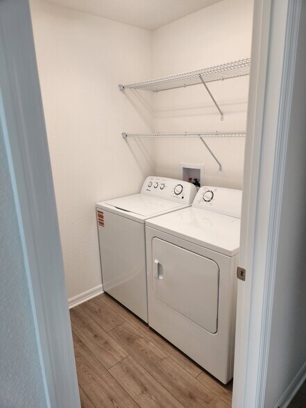 Laundry - 2330 Hobkirk Loop