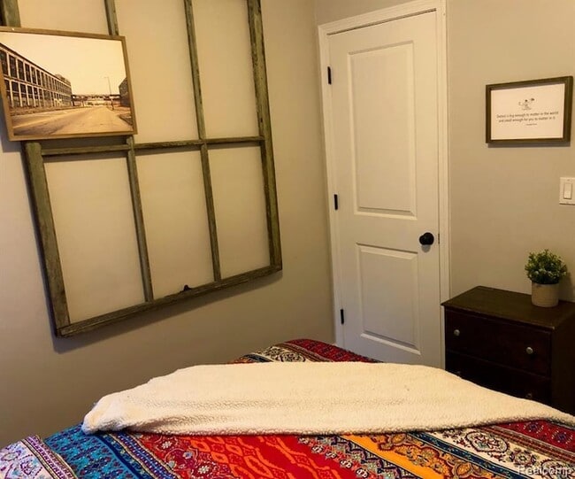 Building Photo - 26348 Alger St