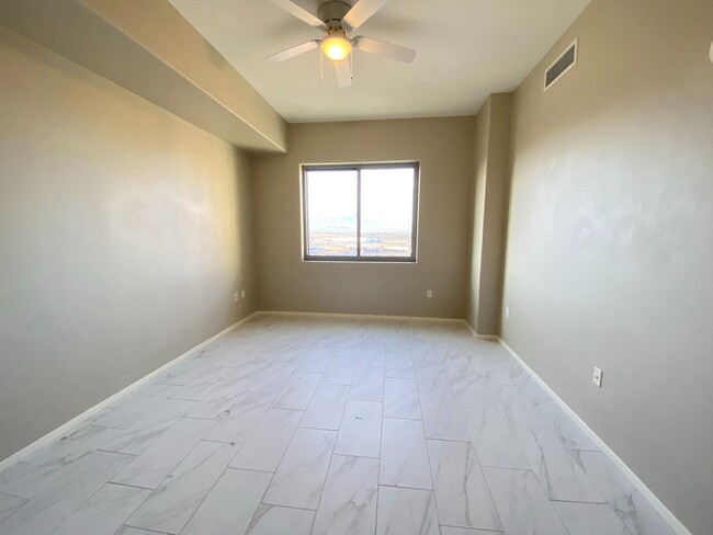 Building Photo - Modern High-Rise Condo-Near LV Strip, Alle...