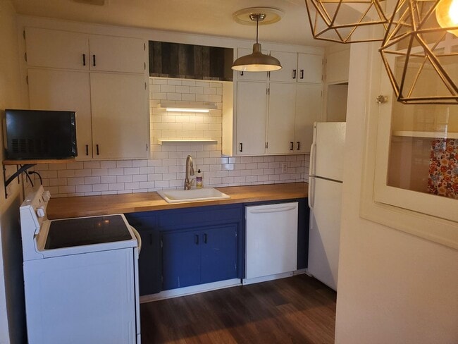 Building Photo - 4BR/2BA Audubon/Downriver Area Home