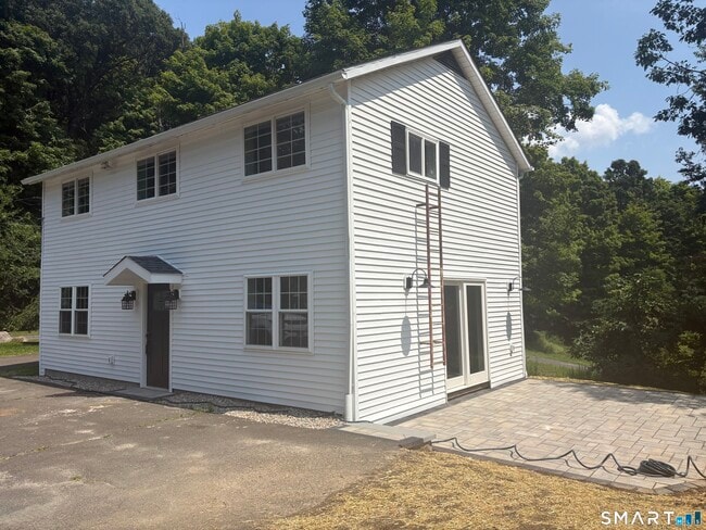 Building Photo - 12B Wood Creek Rd