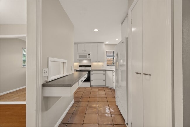 Building Photo - 3314 Westridge St