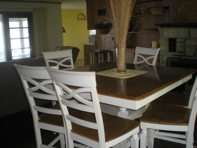 Building Photo - 35-Lane280 Lane 280 E