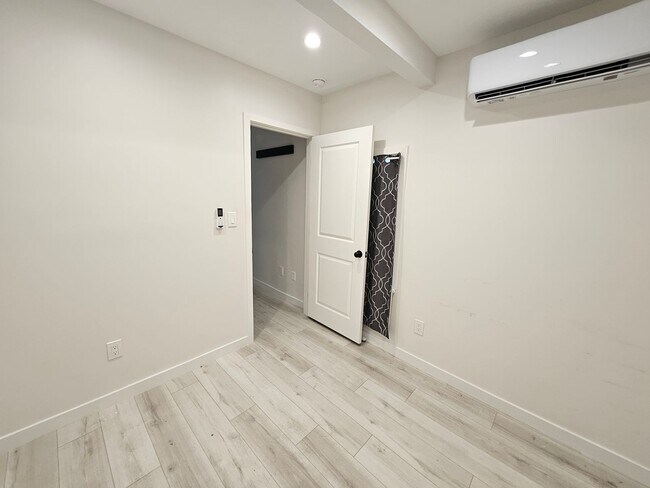 Building Photo - Chandler Properties