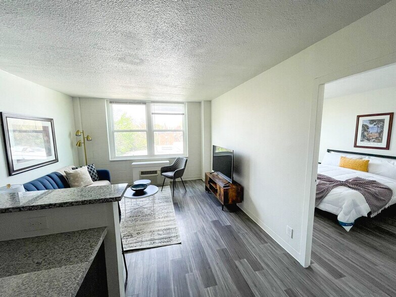 Building Photo - 2515 Burnet Ave