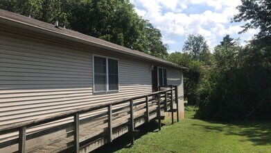 Building Photo - 3 Bedroom Available August 2025; Monthly ...