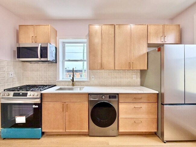 Building Photo - 130 Beach St