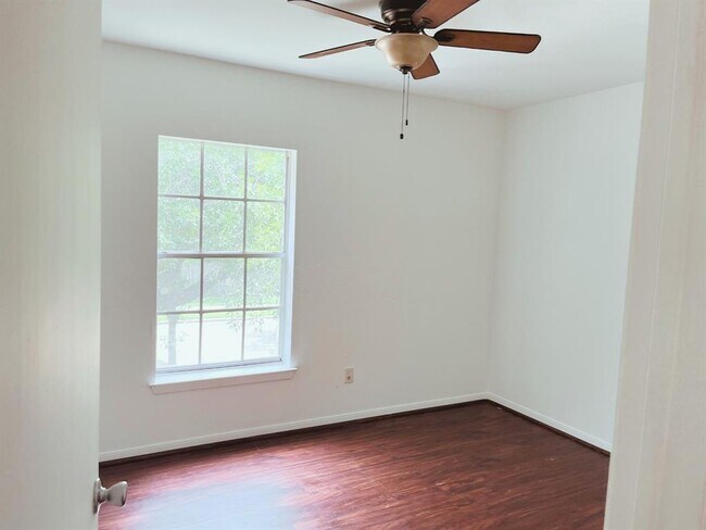 Building Photo - 12138 Flaxen Dr