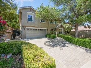 Building Photo - 3476 Hawthorne Dr