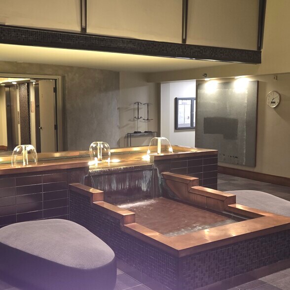 Building Photo - 401 S 1st St