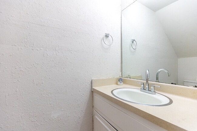 Building Photo - 6427 Wurzbach Rd