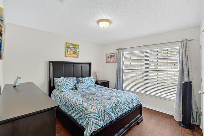 Building Photo - 2133 Geneva Dr