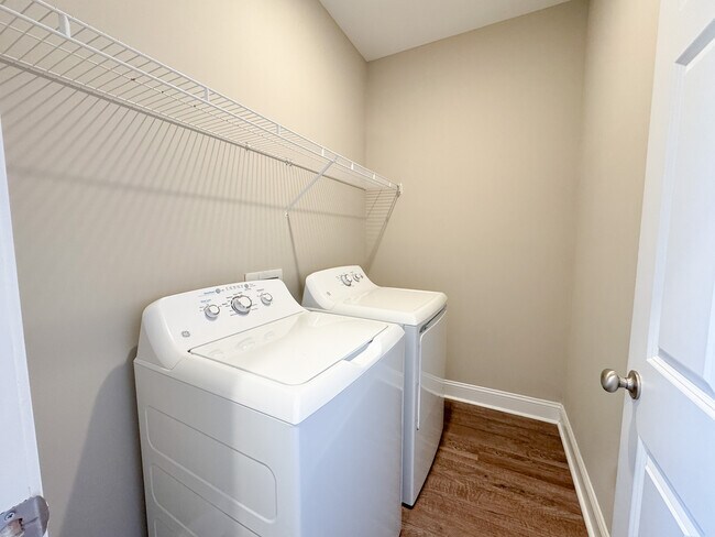 Building Photo - 228 Way Bill Cir