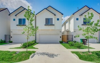 Building Photo - 4914 Noble St