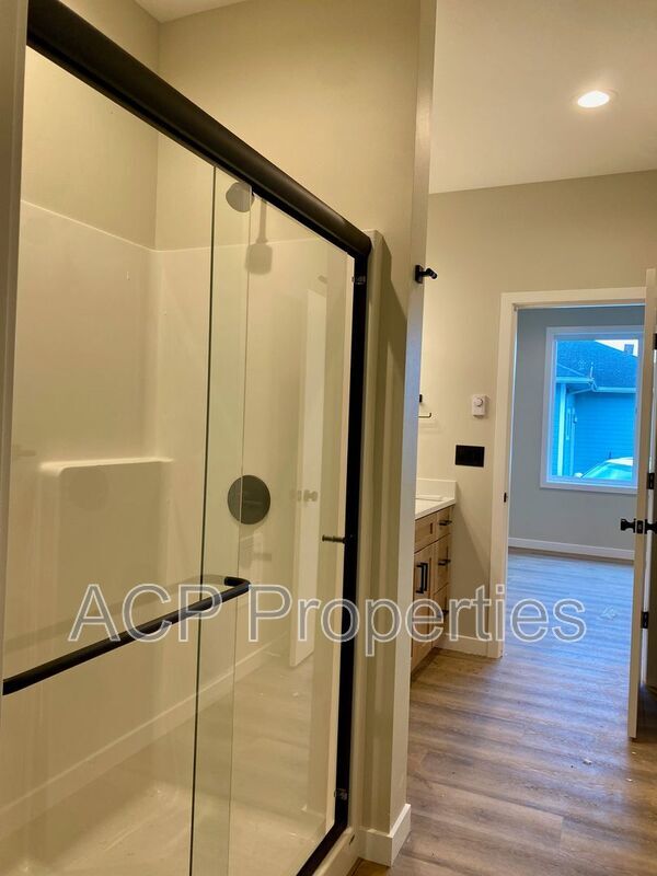 Building Photo - 110 Baker St