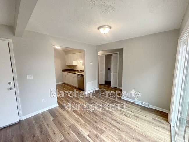 Building Photo - 4702 Old Spartanburg Rd