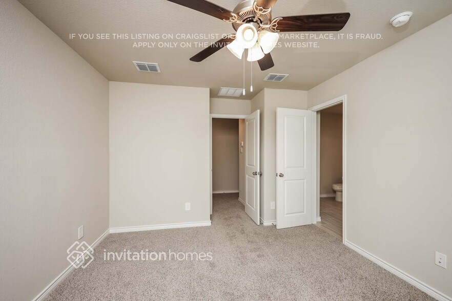 Building Photo - 3305 Blue Jay Way